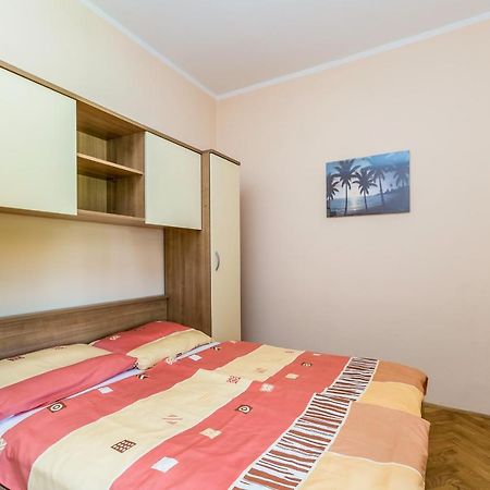 Apartments Krc Pinezici  Exterior photo